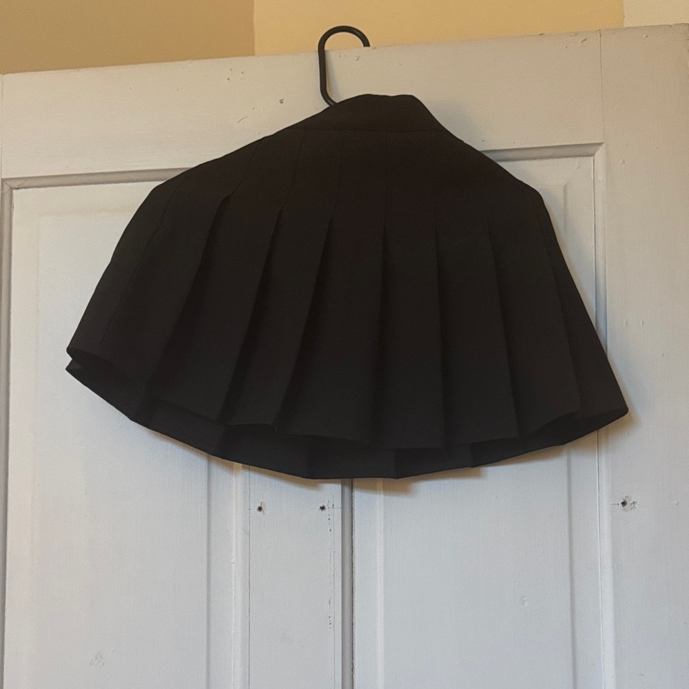 Chic Black Mini Skirt